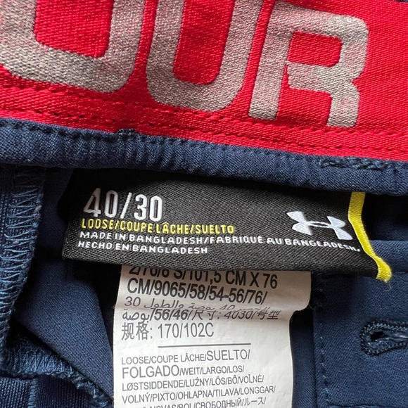 Mens 40/30 navy Under Armour pants - Picture 3 of 6